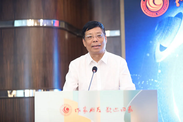 中國(guó)作協(xié)黨組成員、書(shū)記處書(shū)記李一鳴主持會(huì)議