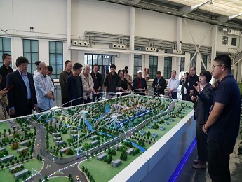 科幻科普作家走進國家智能網聯(lián)汽車創(chuàng)新中心