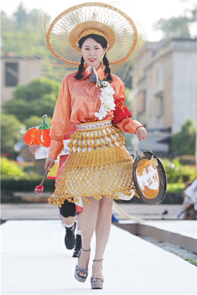 生動(dòng)呈現(xiàn)千姿百態(tài)的“花兒”之美