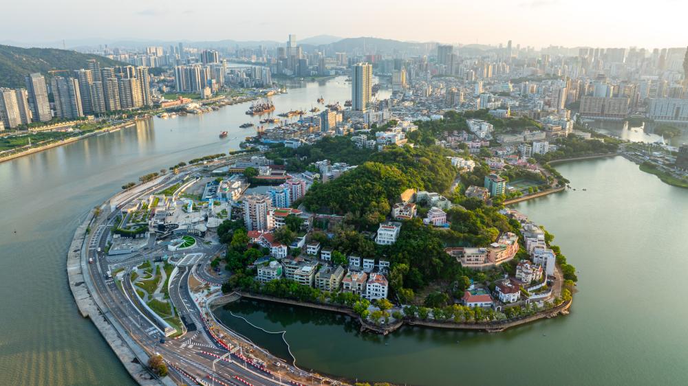 這是8月8日拍攝的澳門半島景色（無人機(jī)照片）。新華社發(fā)（張金加攝）