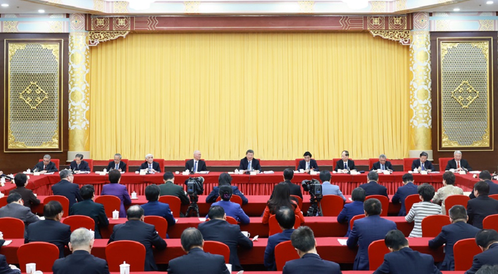 3月6日下午，中共中央總書記、國家主席、中央軍委主席習(xí)近平看望參加全國政協(xié)十四屆三次會議的民盟、民進、教育界委員