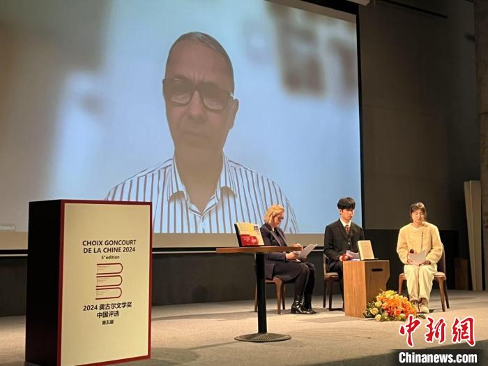 第五屆“龔古爾文學獎中國評選”結(jié)果揭曉現(xiàn)場。何霏攝