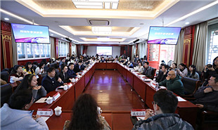 “網(wǎng)絡(luò)作家進(jìn)校園”北大交流現(xiàn)場(chǎng)