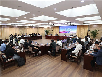 攜手邁向網(wǎng)絡(luò)文學(xué)的美好未來(lái)——“文學(xué)一家人”座談會(huì)在京舉行