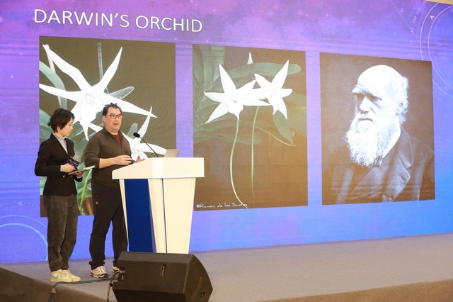 米切爾·法卡斯作主旨發(fā)言