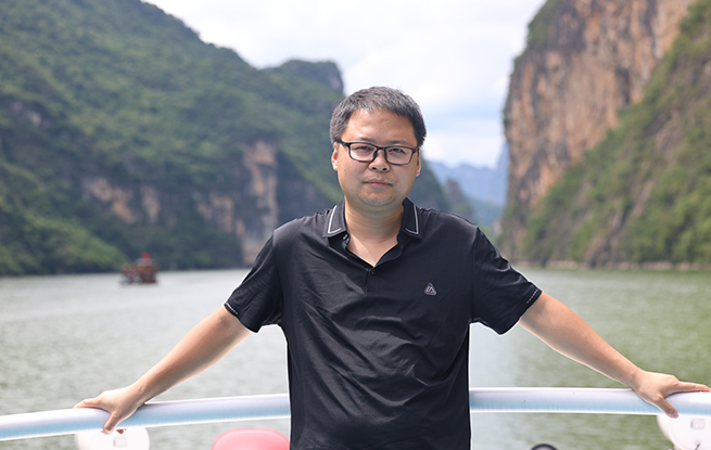 “新浪潮”訪談 | 夏立楠：文學(xué)是對現(xiàn)實生活的一種補(bǔ)償