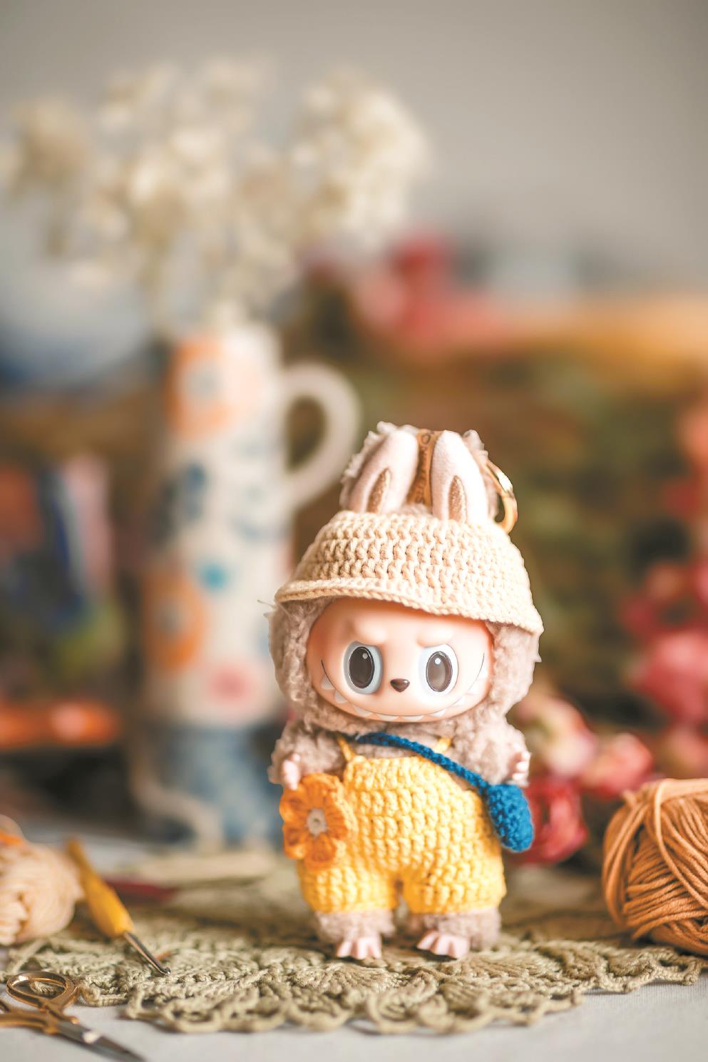 玩偶Labubu憑借“丑萌”的獨(dú)特設(shè)計(jì)迅速風(fēng)靡全球。（圖源：視覺中國）