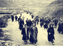 烽火弦歌越秦嶺：抗戰(zhàn)時(shí)期的西北聯(lián)大　　在抗戰(zhàn)烽火中，西北聯(lián)大與西南聯(lián)大南北呼應(yīng)，共同擎起“文化抗戰(zhàn)”的大旗……[詳細(xì)]