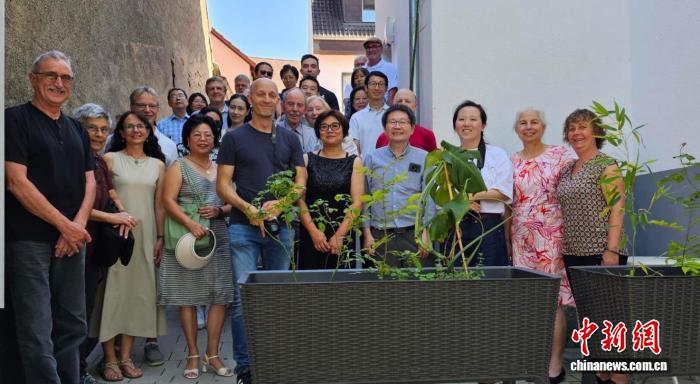 圖為活動(dòng)參與者大合影。Rico Kaufmann 攝