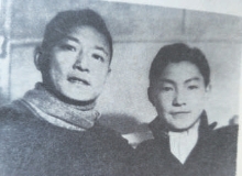 想演烈士，最終自己成為了烈士　　錢毅是一名抗日戰(zhàn)士。1941年，他的父親地下黨員、劇作家阿英身份暴露，在上海灘陷入險(xiǎn)境。[詳細(xì)]