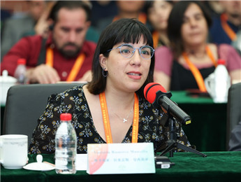 詩歌搭建橋梁，編織超越時空的紐帶