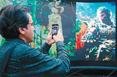 參會嘉賓參觀杭州城西科創(chuàng)大走廊未來科技城展館。  　　主辦方供圖