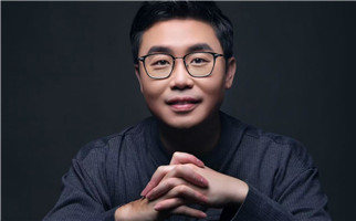 小說(shuō)：獲獎(jiǎng)作品《我人生最開(kāi)始的好朋友》作者：蔡崇達(dá)         獲獎(jiǎng)感言在我理解中，兒童文學(xué)是復(fù)雜且重要的文學(xué)形式，必須用最簡(jiǎn)練的語(yǔ)言觸及最根本的命題，必須采用簡(jiǎn)單到兒童都讀得懂且喜歡讀的語(yǔ)言，帶兒童進(jìn)入他們身上正在展開(kāi)的對(duì)自我內(nèi)心的理解……