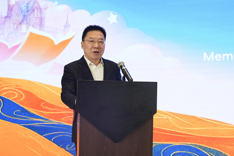 中國作協(xié)黨組成員、書記處書記胡邦勝致辭