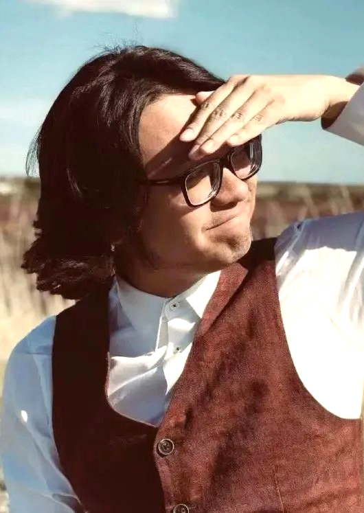 王智涵，青年譯者，譯有《月球城市》《金色筆記》等